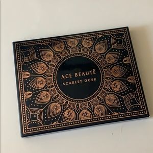 Ace Beaute Scarlet Dusk palette